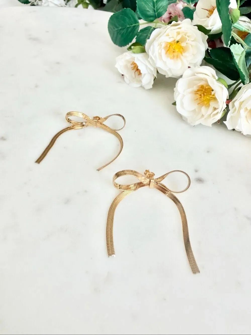 Sleek Snake Chain Bow Statement Drop Earrings Gold Tone